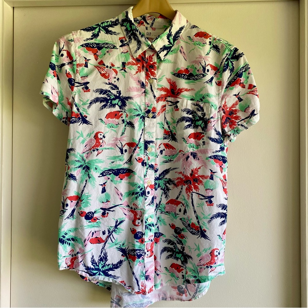 Vintage Gap Hawaiian shirt button down White with Red & Green Accents RARE